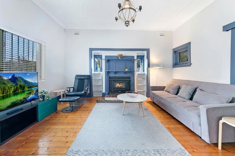 KOZYGURU ARNCLIFFE SYDNEY AIRPORT RENOVATED COTTAGE 3 BED HOUSE NAR232 - Accommodation 4U 0