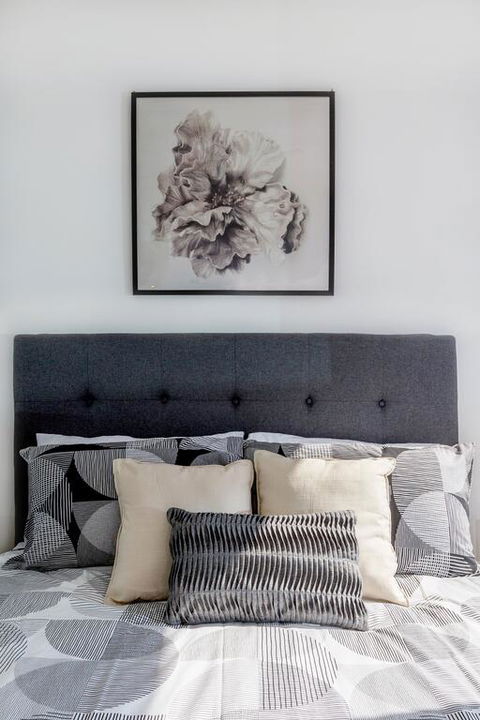 KOZYGURU FORTITUDE VALLEY AMAZING VIEW 2BED APT + FREE PARKING QFV010 - Accommodation 4U 3
