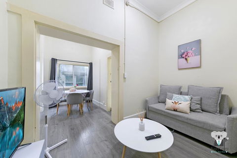 KOZYGURU Kings Cross SKY GARDEN Studio CBD - Accommodation 4U 2