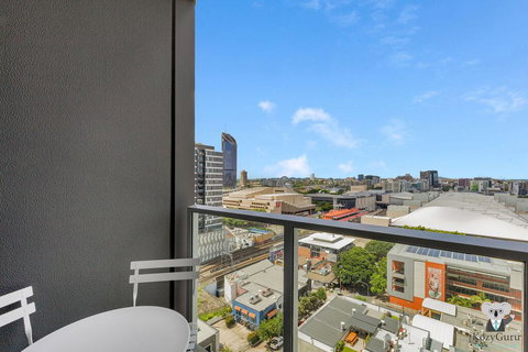 KOZYGURU South Brisbane Kozy Home Feel 1 Bed Free Parking - Accommodation 4U 1