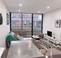 KOZYGURU WATERLOO KOZY 2 BED APT 10MIN TO CBD NWA005-2402 - Accommodation 4U