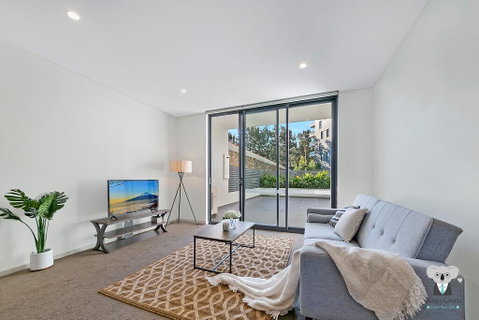 KOZYGURU WOLLI CREEK KOZY 3 BED APT + FREE PARKING NWC009 - Accommodation 4U 0