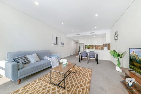 KOZYGURU WOLLI CREEK KOZY 3 BED APT + FREE PARKING NWC009 - Accommodation 4U 3