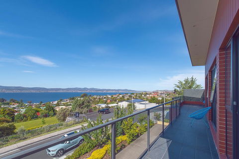 La Vie Luxury Bay View - Accommodation 4U 1