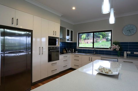 Laguna Views - Airlie Beach - Accommodation 4U 1