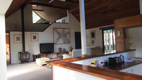 Lake Russell Luxury Retreat - Accommodation 4U 2