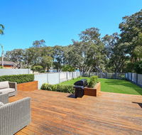 Lakeside Luxury - 13 Lake Street - Accommodation 4U