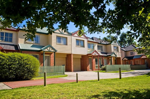 Lamplighter Motel And Apartments - Accommodation 4U 1