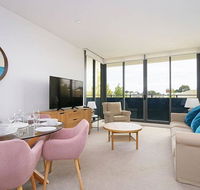 Large Modern 2 Bedroom Apartment near Lake Claremont - Accommodation 4U
