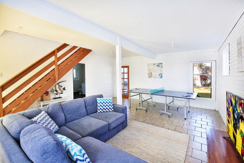 Lazy Days Beach House, Jervis Bay - Pet Friendly, 4 Mins Walk To Beach - Accommodation 4U 3