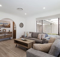 Le Maison 77 Horace St - stunning house with ducted air WIFI and Linen provided - Accommodation 4U