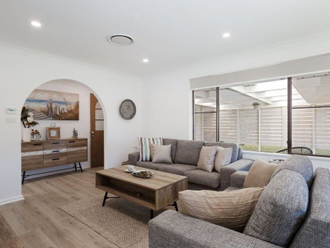 Le Maison, 77 Horace St - Stunning House With Ducted Air, WIFI And Linen Provided - Accommodation 4U 0