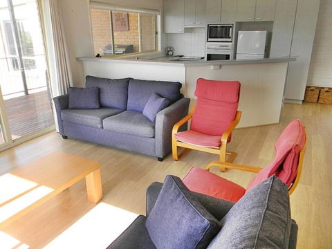 LIFE'S A BEACH - Accommodation 4U 1