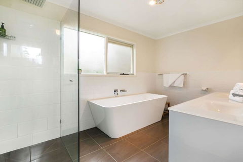 Lighthouse Cottage - Accommodation 4U 0