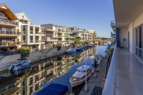 Luxurious Mandurah Marina Apartment - Accommodation 4U 0