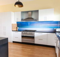 Luxurious Waterfront 10 minutes drive to Phillip Island sleeps 12 - Accommodation 4U