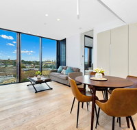 Luxury and Right next to the Central station  Shopping Center - Accommodation 4U