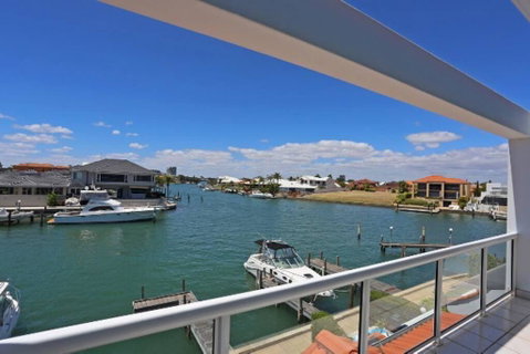 Luxury Canal Vista - Accommodation 4U 2