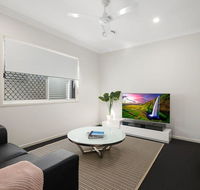 Luxury Home close to Sleemans QE2 Hospital  Griffith Uni - Accommodation 4U