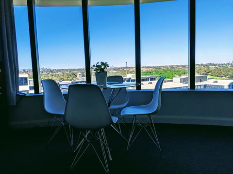 Luxury Level 2-bed 2-bath City View Apt In Olympic Park - Accommodation 4U 2