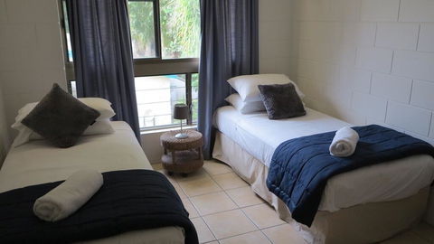 Magnetic Reef Apartments Unit 3 - Accommodation 4U 3