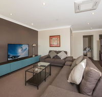 Maison Noir 2 - Well appointed modern accommodation with mountain views - Accommodation 4U