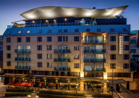 Majestic Roof Garden Hotel - Accommodation 4U 2