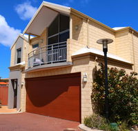 MANDURAH on the TERRACE - Accommodation 4U