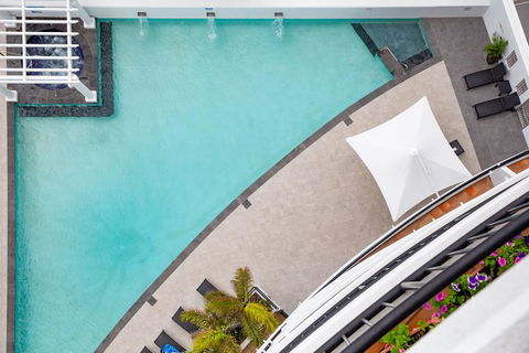 Mantra Coolangatta Beach - Accommodation 4U 3