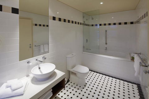 Mantra Lorne - Accommodation 4U 1