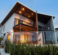 Marina Views Townhouse - Accommodation 4U