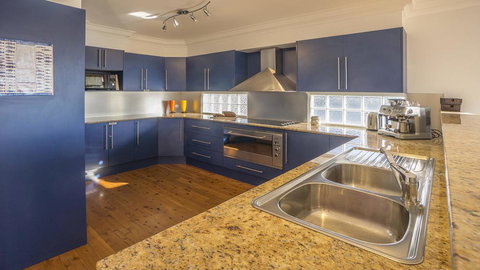 Matron Porter Dr 149 - Accommodation 4U 2