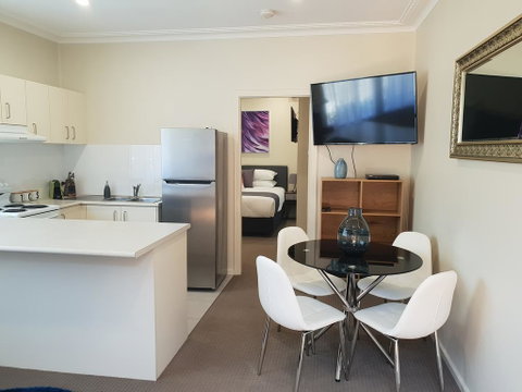 Mayfield Short Stay Apartments - Accommodation 4U 1
