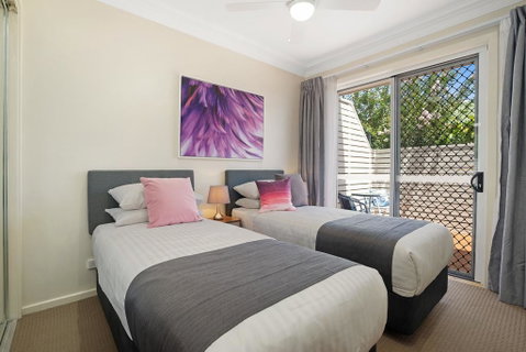 Mayfield Short Stay Apartments - Accommodation 4U 2