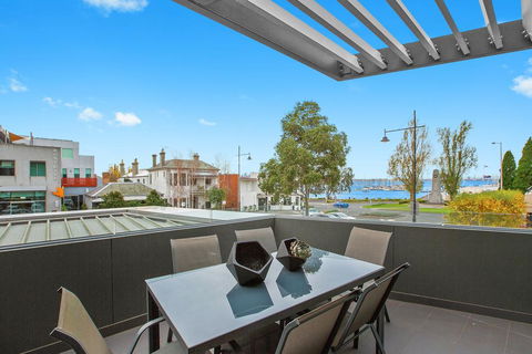 Melbourne Holiday Apartments Williamstown - Accommodation 4U 2