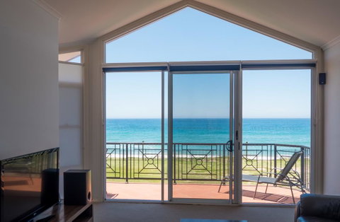 Meridian Beachside Apartments - Accommodation 4U 0