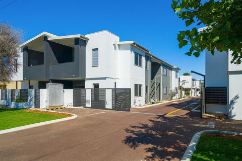 MERRIFIELD Foothill Suites - RELAXING LIFETYLE CHOICE - Accommodation 4U 0