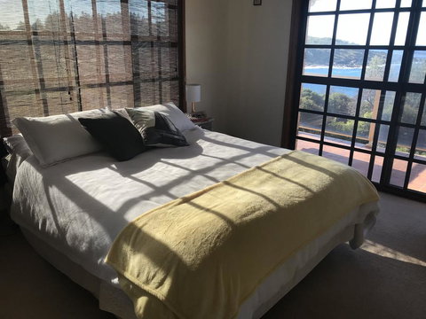 Merry Beach Ocean Front Large Home - Accommodation 4U 0