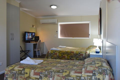 Mia Motel - Accommodation 4U 1