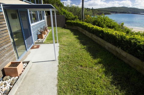 Mick's Apartment - Seal Rocks Beachfront - Accommodation 4U 0