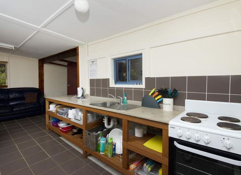 Mick's Beach Cottage - Seal Rocks Beachfront - Accommodation 4U 2