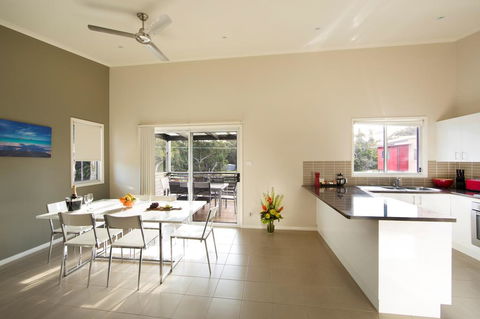 Middle Rock Holiday Resort - Accommodation 4U 1
