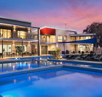 Middle Rock Holiday Resort - Accommodation 4U