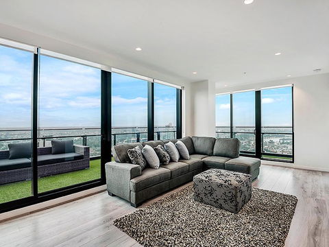 MJ Shortstay Apartments - Platinum Tower - Accommodation 4U 2