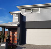 Modern two-story Hampton Style house - Accommodation 4U