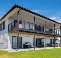 Moments on the Water - Accommodation 4U