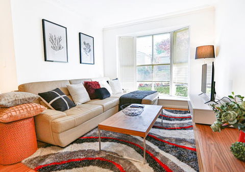 Mont Albert 2 Bedrooms Morden House - Accommodation 4U 2