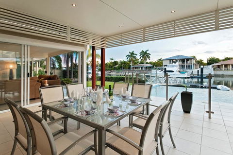 Mulloka Villa. Sunshine Coast Minyama - Accommodation 4U 1