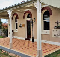 Must Love Dogs BB  Self Contained Cottage - Accommodation 4U