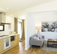 Myrtle Tree Lodge - Trunks - Accommodation 4U